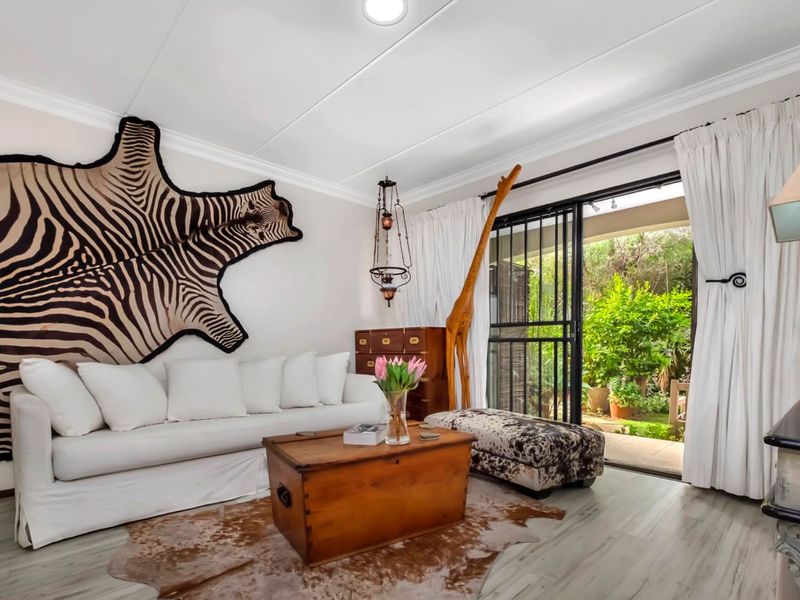 DELIGHTFUL GROUND FLOOR APARTMENT -IN A FABULOUS BROADACRES LOCATION - Photo 3