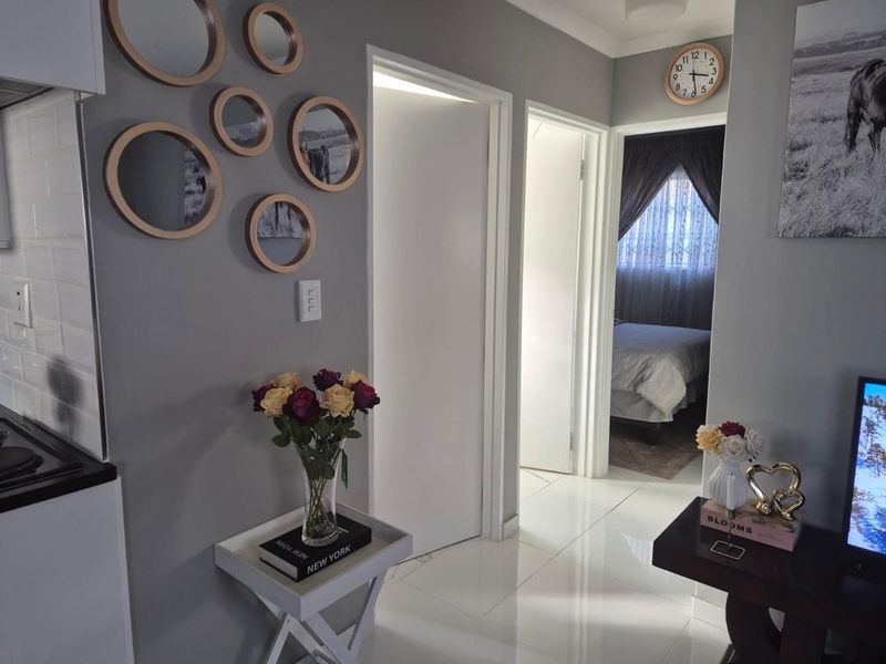 Clayville R 910 000- Beautiful Family Home - Photo 7