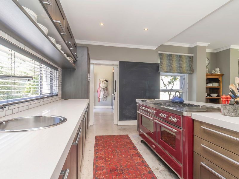 Elegant Four Bedroom Contemporary Farm House - Photo 9