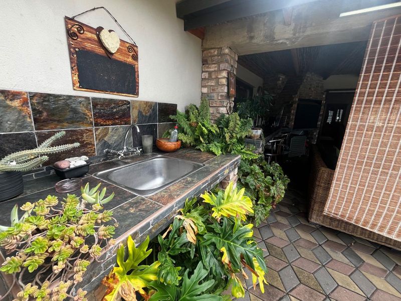 Rare find in Pioneers Park - Photo 6