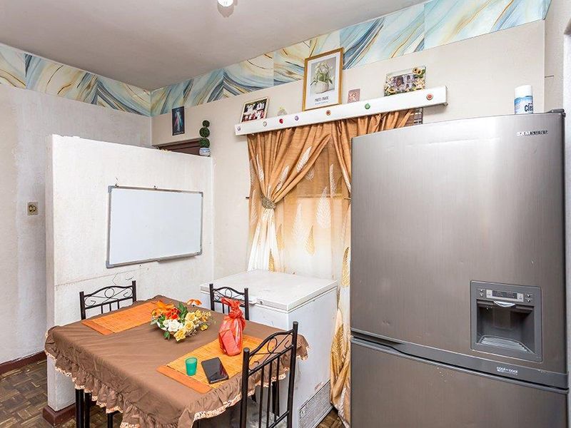 Spacious Two Bedroom Apartment - Photo 6