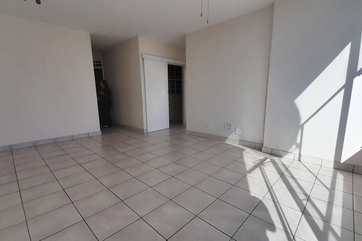 First Floor Apartment - Photo 2