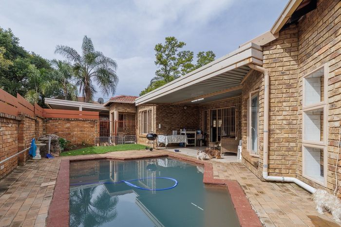 Property #2489550, House For Sale in Moreleta Park