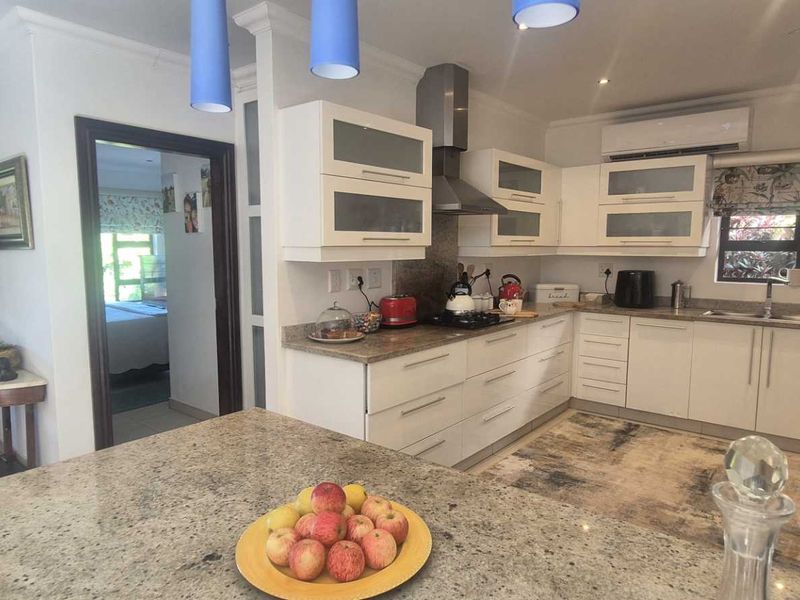 Exquisite townhouse offering privacy in tranquil surroundings - Photo 7
