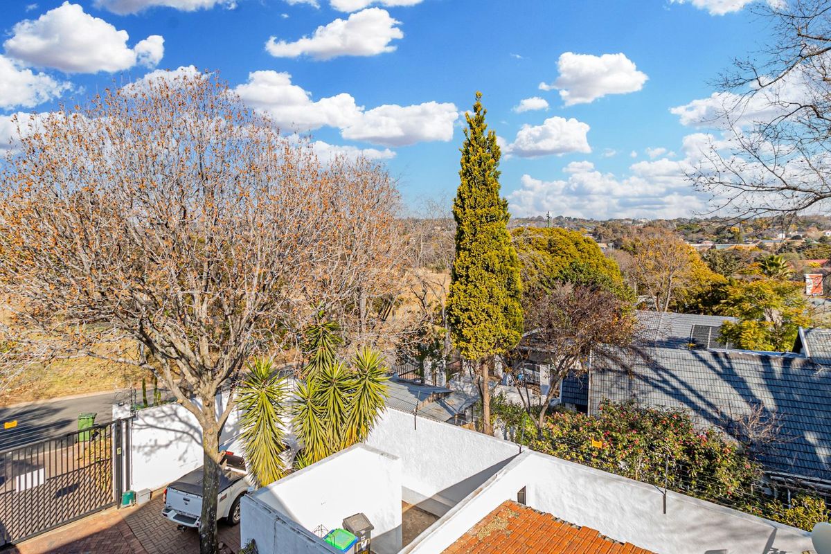 Upmarket 1-Bedroom Apartment - Photo 4