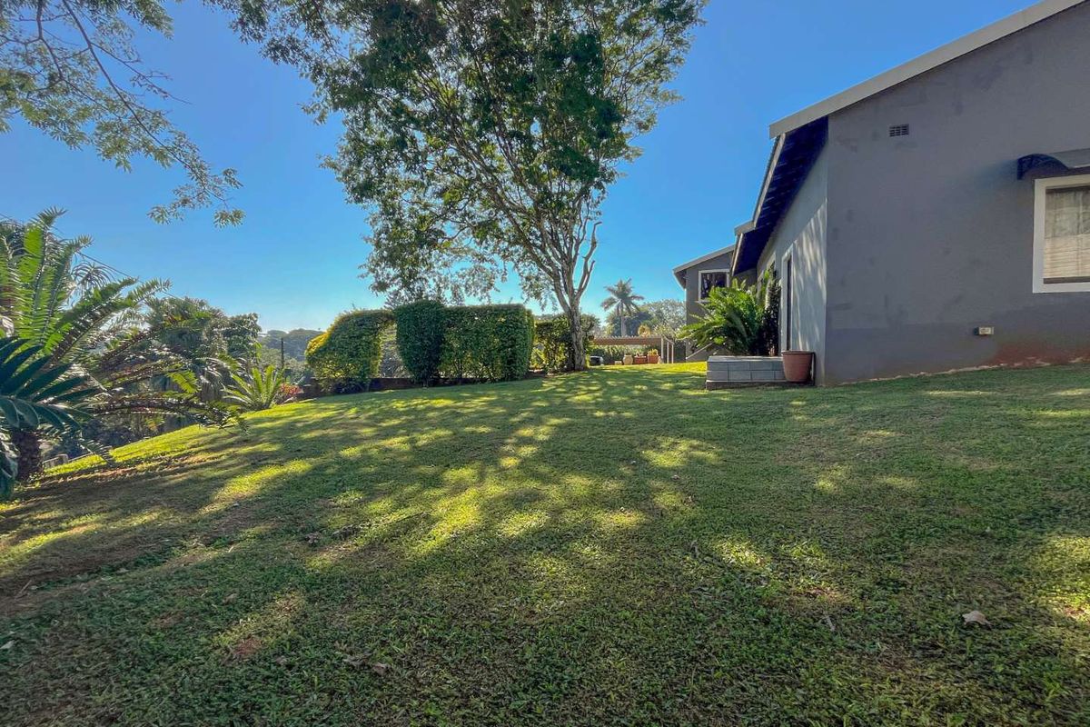 Spacious 4 bedroom home in a prime location. - Photo 2