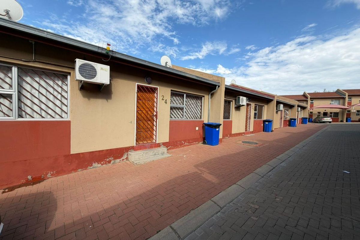 2 Bedroom Flat For Sale - Peneyambeko Court - Photo 2