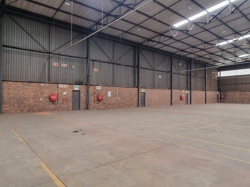 6 561m2 Hughes Boksburg Warehouse To Let - Photo 6