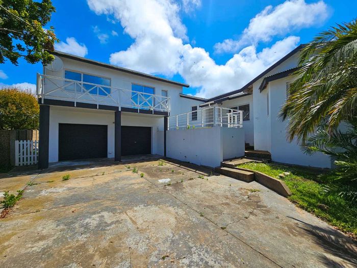 Property #2370317, House For Sale in Still Bay West