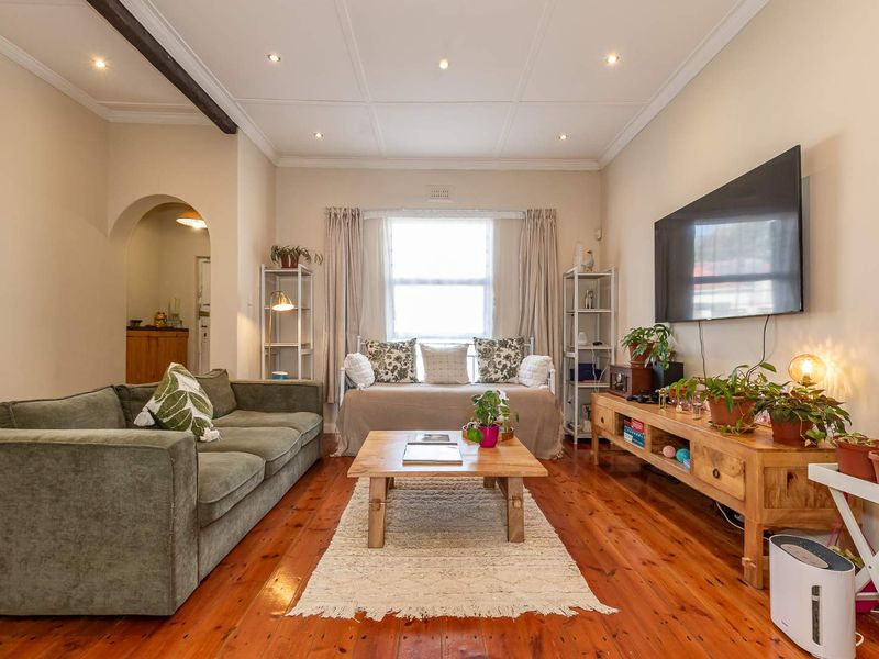 Morning walks, local cafés... welcome to Harfield living - Photo 2