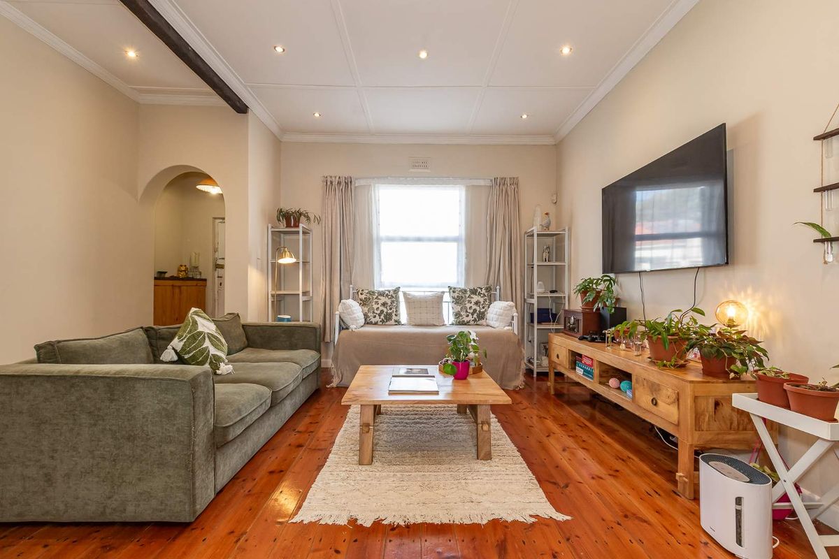 Morning walks, local cafés... welcome to Harfield living - Photo 2