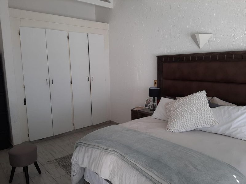 Your Dream 2-Bed Townhouse in Lakefield's Prime Location! - Photo 10