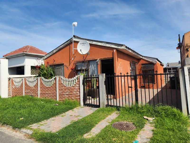 Charming 3-Bedroom Home for Sale in Khayelitsha, B Section - Photo 2