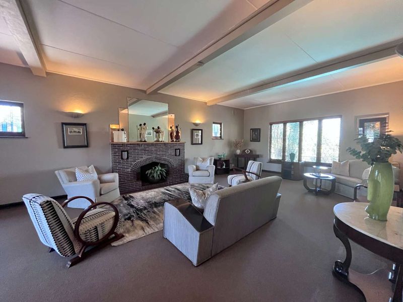 Hendra - Elegant Colonial Home Offering Space, Style & Versatile Living in Prime Durban North - Photo 7