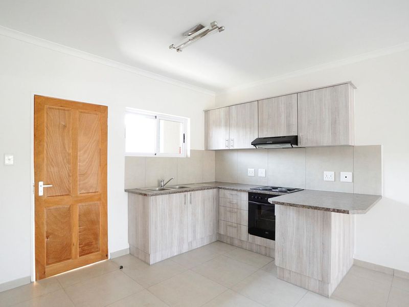 2 BEDROOM APARTMENT FOR SALE IN ROCKY CREST - Photo 5