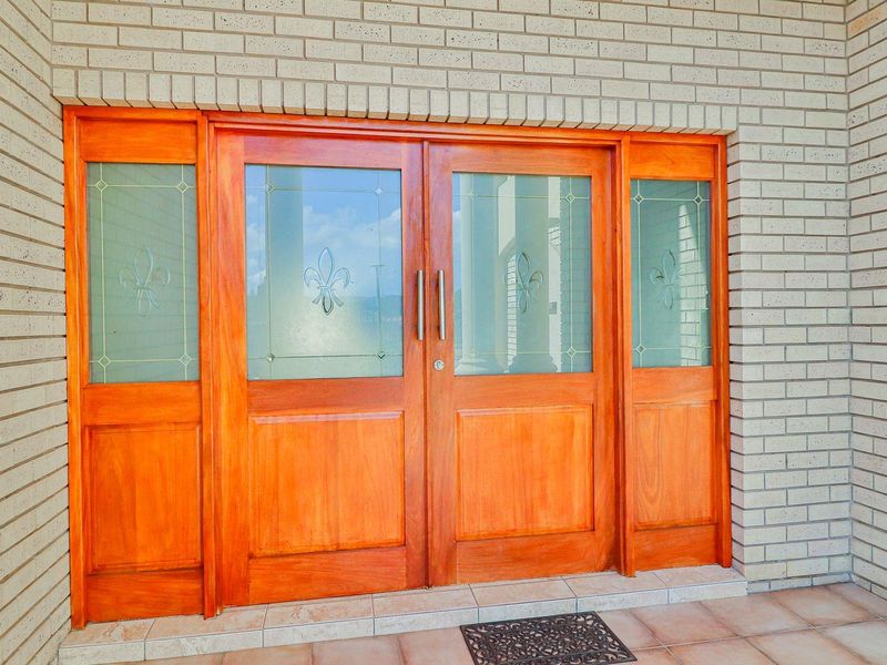 Elegant home with income-generating flat on sought after area - Photo 6