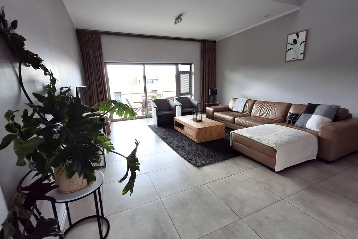 FURNISHED 3 Bedroom Apartment in OAKLANDS - Photo 2