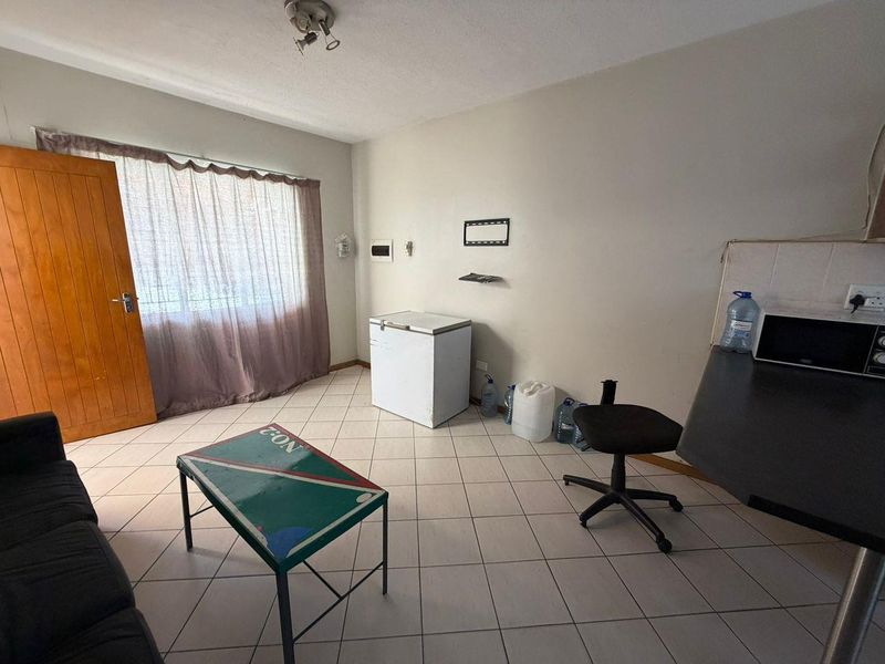2 Bedroom Apartment For Sale - Tuhafeni Court,  Grysblock - Photo 5
