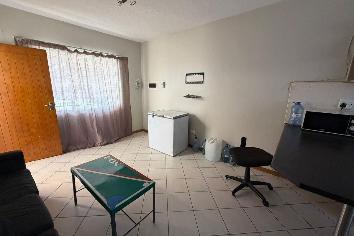 2 Bedroom Apartment For Sale - Tuhafeni Court,  Grysblock - Photo 5