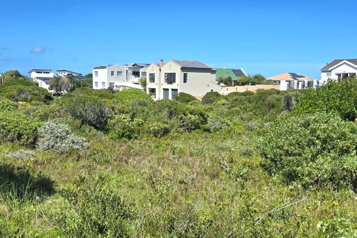 Plot-and-plan: Modern three-bedroom coastal home in Klipfonteyn I blending luxury, open-plan design, and nature’s tranquility. - Photo 3