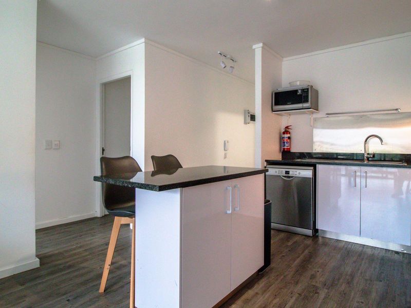 Further Reduced: Fully Furnished Investment Dream. - Photo 5