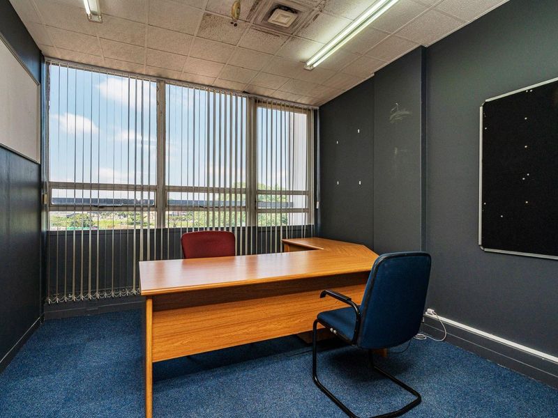 PRIME OFFICE SPACE - KNOWLES CENTRE, PINETOWN - Photo 10