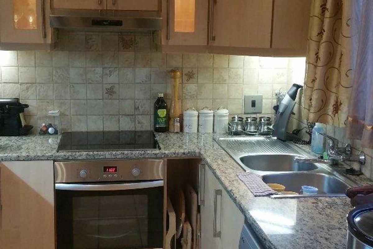 DUAL MANDATE  - SPACIOUS SIMPLEX IN SECURE COMPLEX, ELDORAIGNE - Photo 2