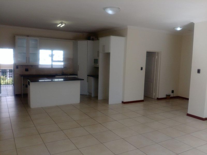 TREMENDOUS 2 BED 2 BATH APARTMENT IN THE BEAUTIFUL ARE OF PARKVIEW - Photo 5