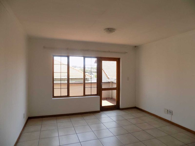 "Rivonia Gem: 2-Bedroom Apt for R699k!" - Photo 4
