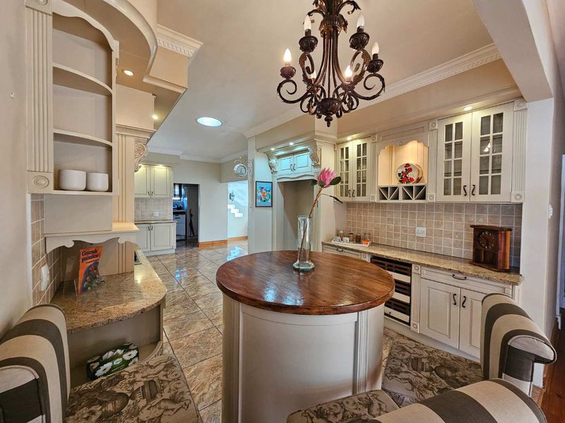 Prime location close to amenities - Photo 10