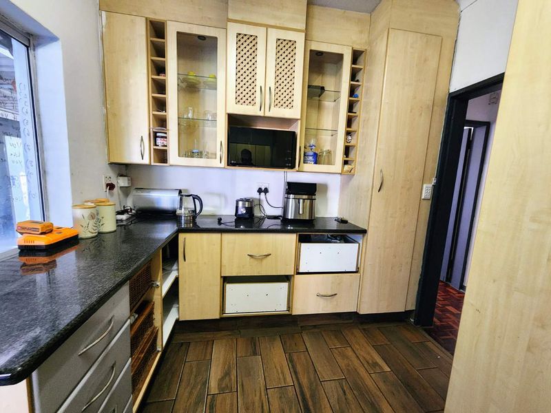 Spacious Family Home with Endless Potential - Photo 2