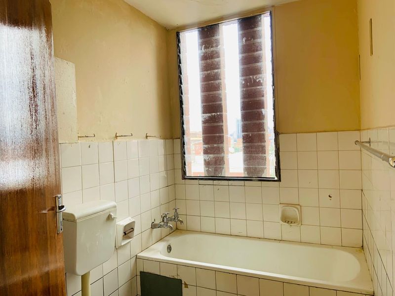 Spacious 2 Bedroom Apartment in Prime Location - Photo 7