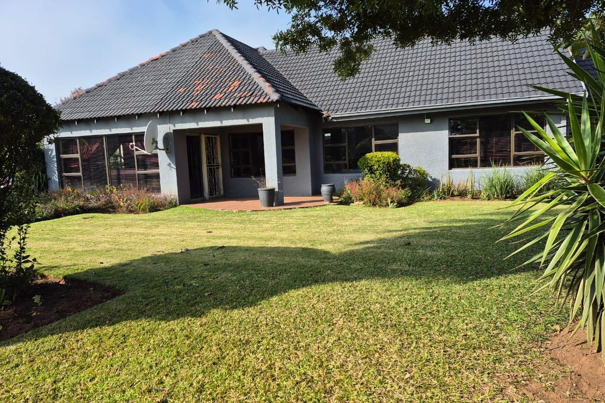 Large Family Home for Sale with Flatlet - Photo 3