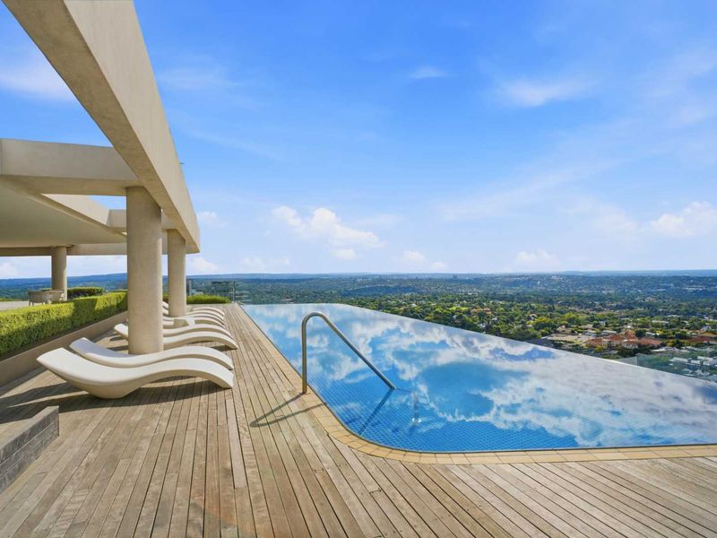 Sky-High Sophistication: Luxury 3-Bedroom Residence at Central Square Sandton - Photo 2