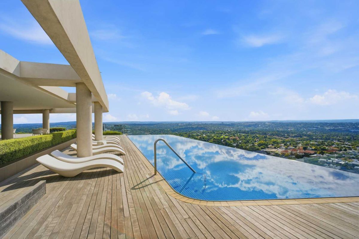Sky-High Sophistication: Luxury 3-Bedroom Residence at Central Square Sandton - Photo 2
