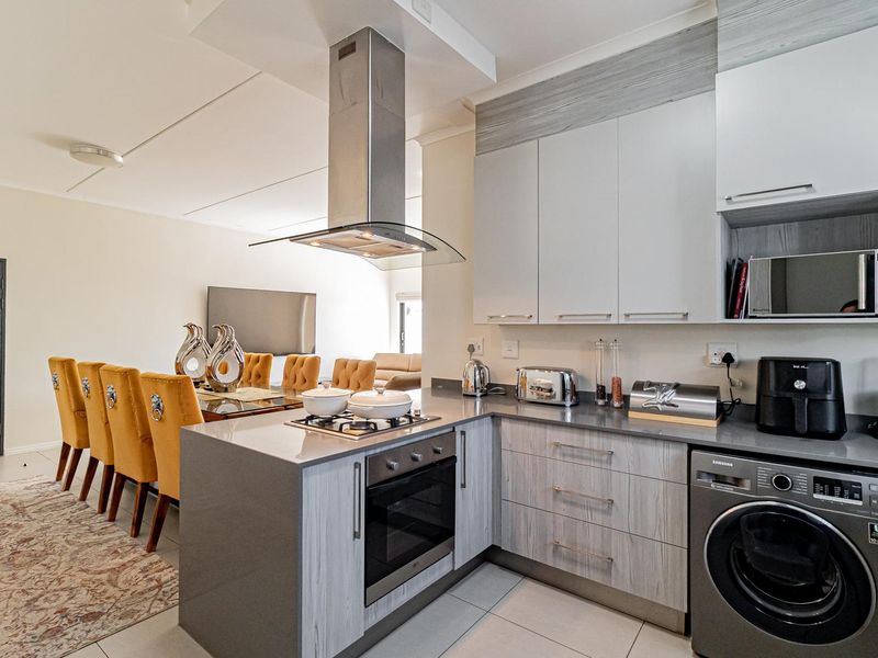 Modern 3 Bedroom Apartment for Sale in 92 on New, Carlswald | R1 800 000 - Photo 3