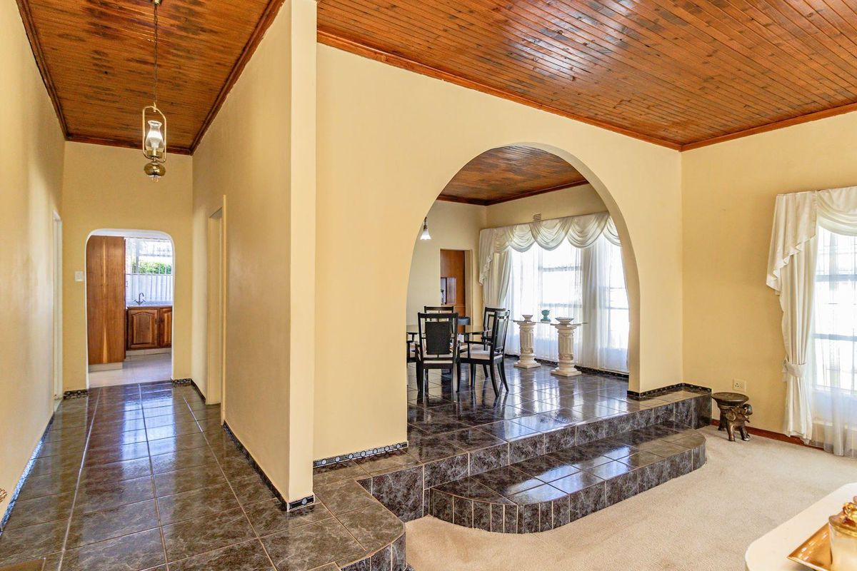 Immaculate Family Oasis with Pool and Lapa - Photo 4