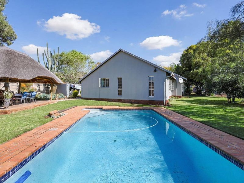 Beautiful 3-Bedroom Family Home with Fantastic Entertainment Areas in Meyerspark - Photo 1