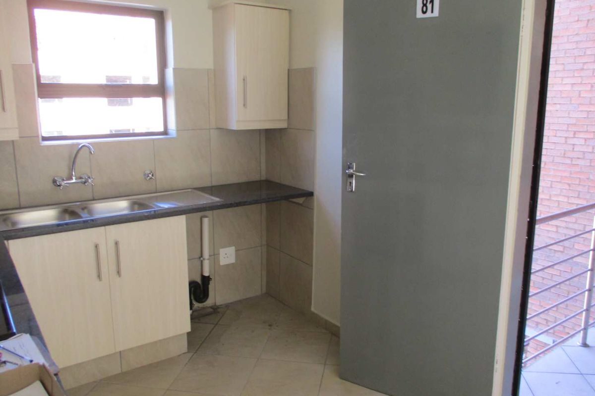 2 BEDROOM FLAT TO RENT IN PHILIP NEL PARK - Photo 5