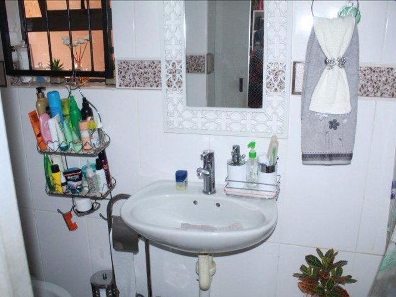 Endless Possibilities: 3-Bed Home & 7 Rental Units! - Photo 10