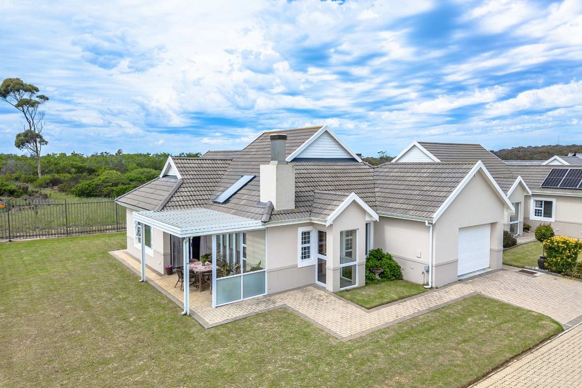 Full Title Retirement Living - Photo 2