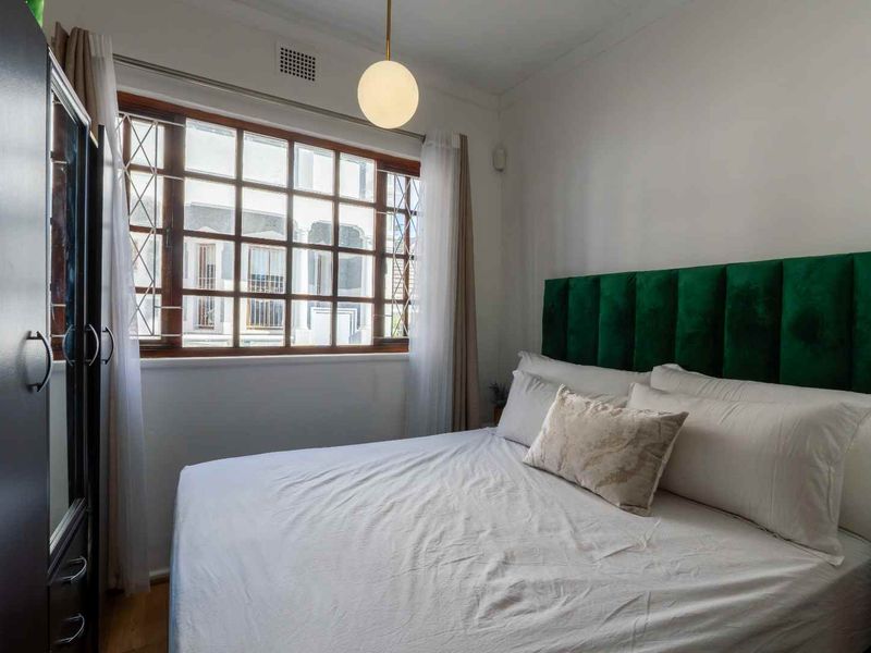Charming 2-Bedroom Home with Rooftop Entertainment Area in the Heart of Sea Point - Photo 3