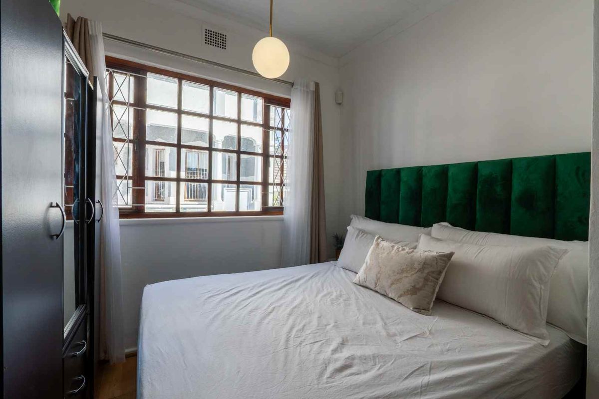Charming 2-Bedroom Home with Rooftop Entertainment Area in the Heart of Sea Point - Photo 3