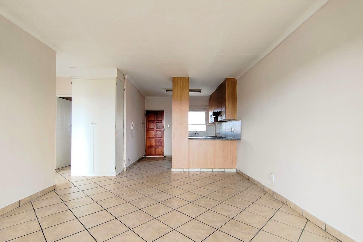 Perfect 2Bedroom Ground Floor Apartment! - Photo 2