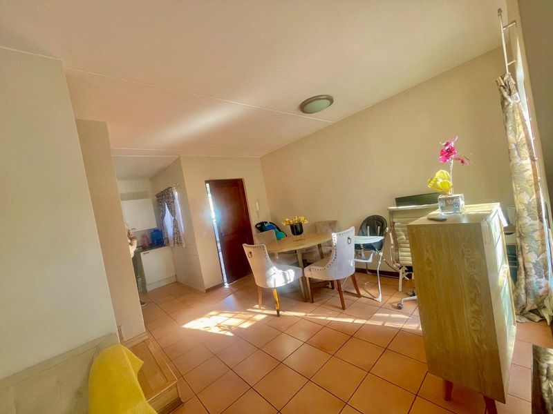 Townhouse (Duplex) — 2 Bedrooms, 2 Bathrooms - Photo 10