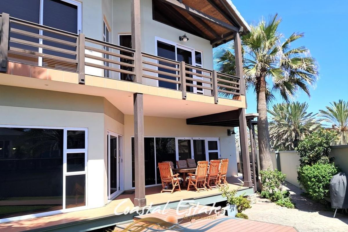 Exquisite Waterfront Home with Breathtaking Views - Photo 3