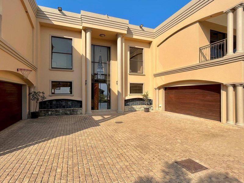 Luxury, mansion, with stunning views - 5 Bedroom Magnificent Home - Photo 2