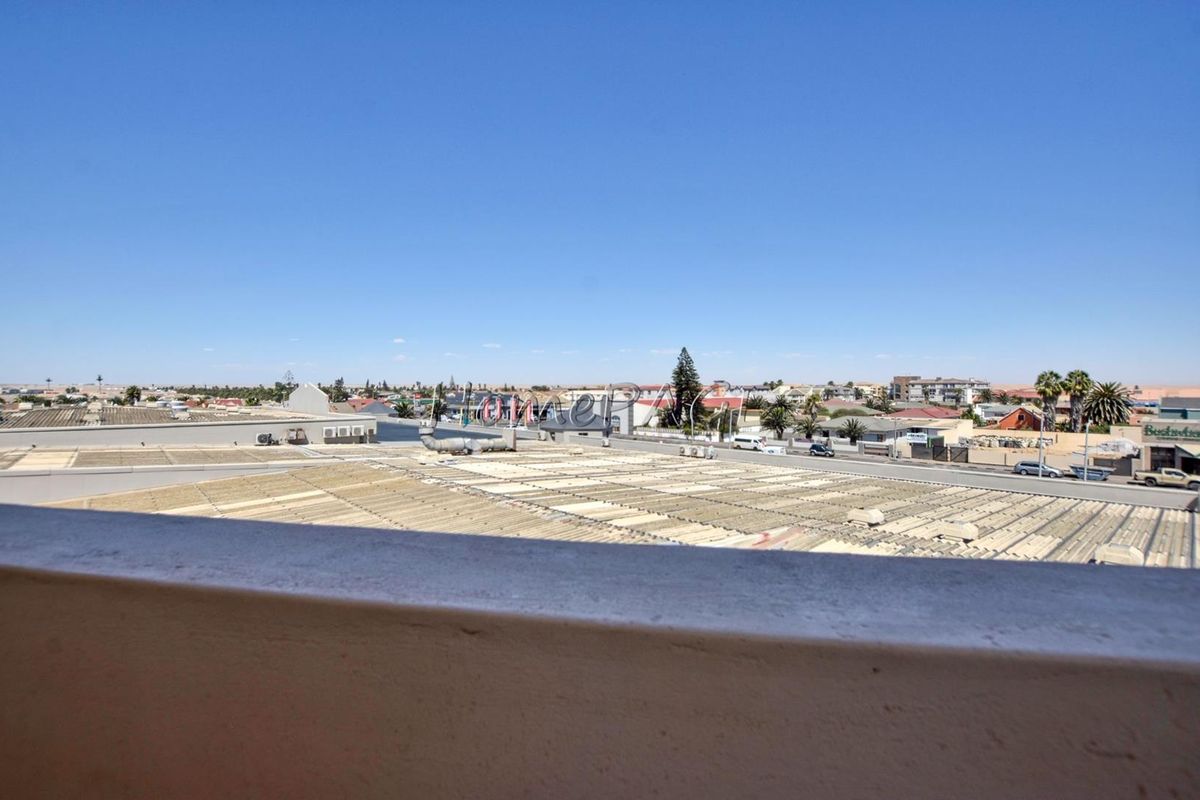 Central, Swakopmund:  3 Bedr Apartment in Toscana is for Sale - Photo 2
