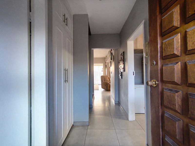 3 Bedroom Duplex Townhouse for Sale - Photo 4
