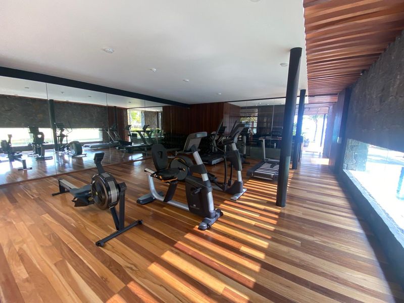 Unparalleled Refinement - Photo 8